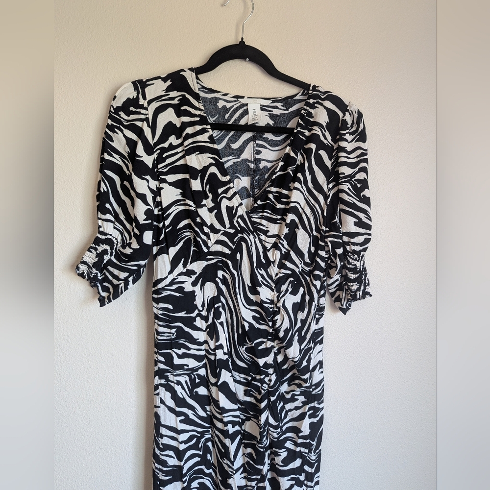 H&M Black And White Animal Print Dress Size L